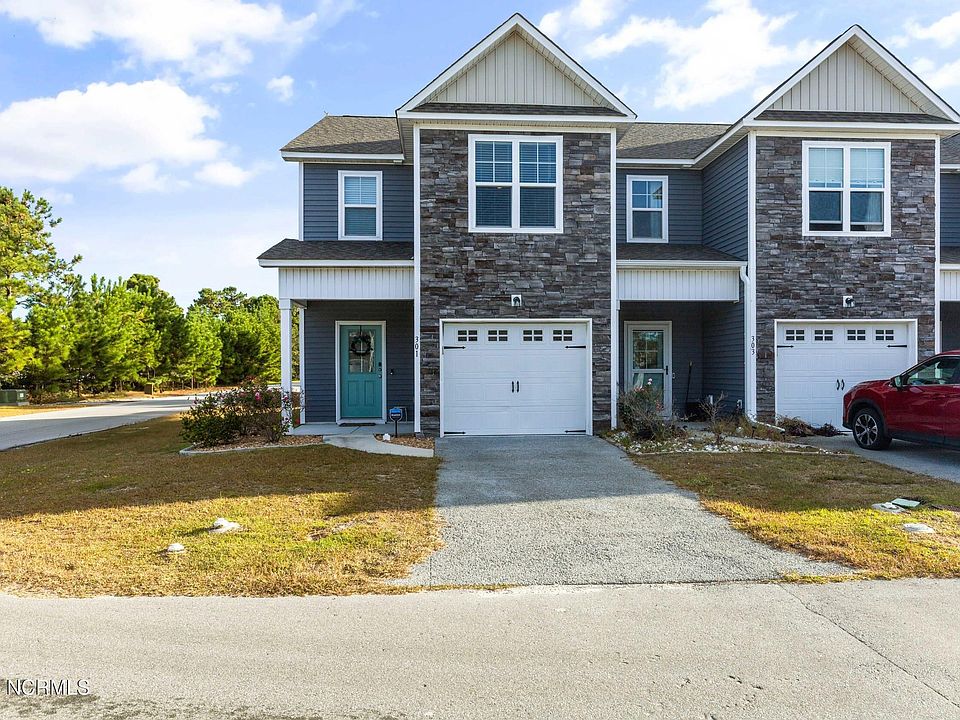 1st image of 301 S Stingray Lane