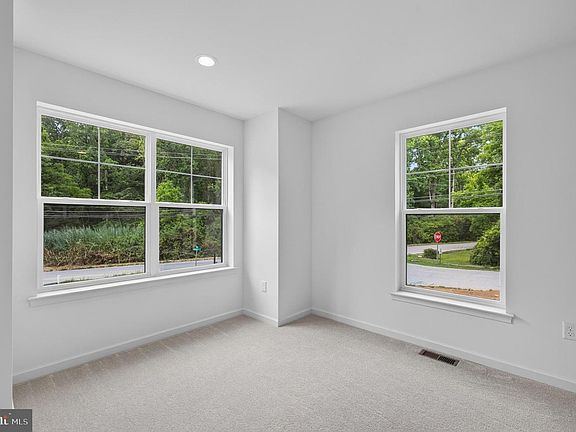 4th image of 126 Garris Rd