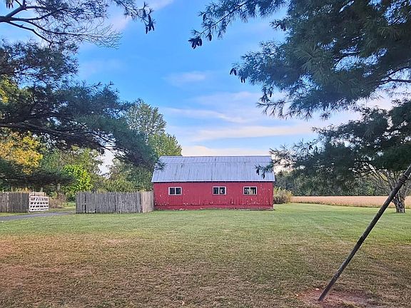 3rd image of 1401 W County Road 600 S