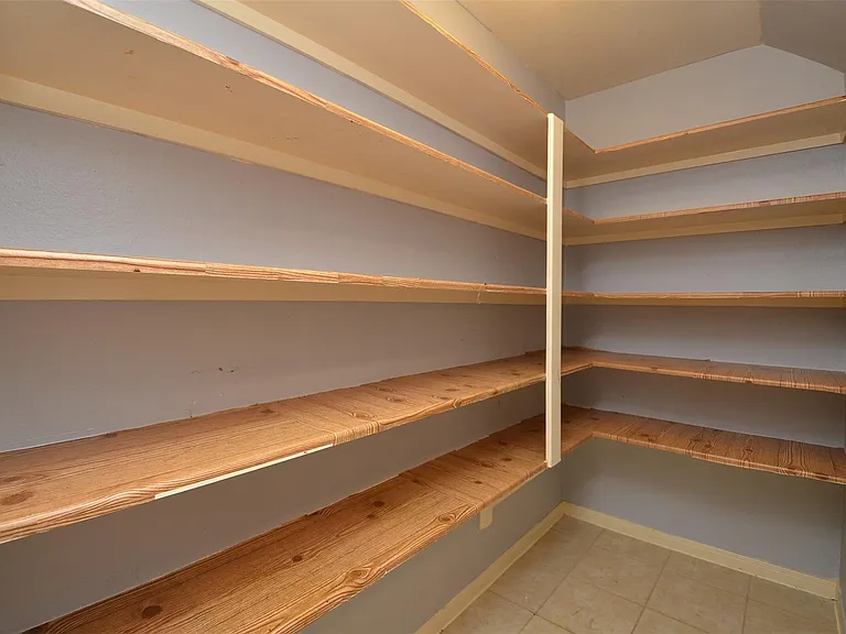 2707 Roaring Oaks Ln — Photo 11