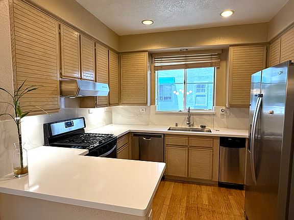 4th image of 465 Navaro Way Unit 123