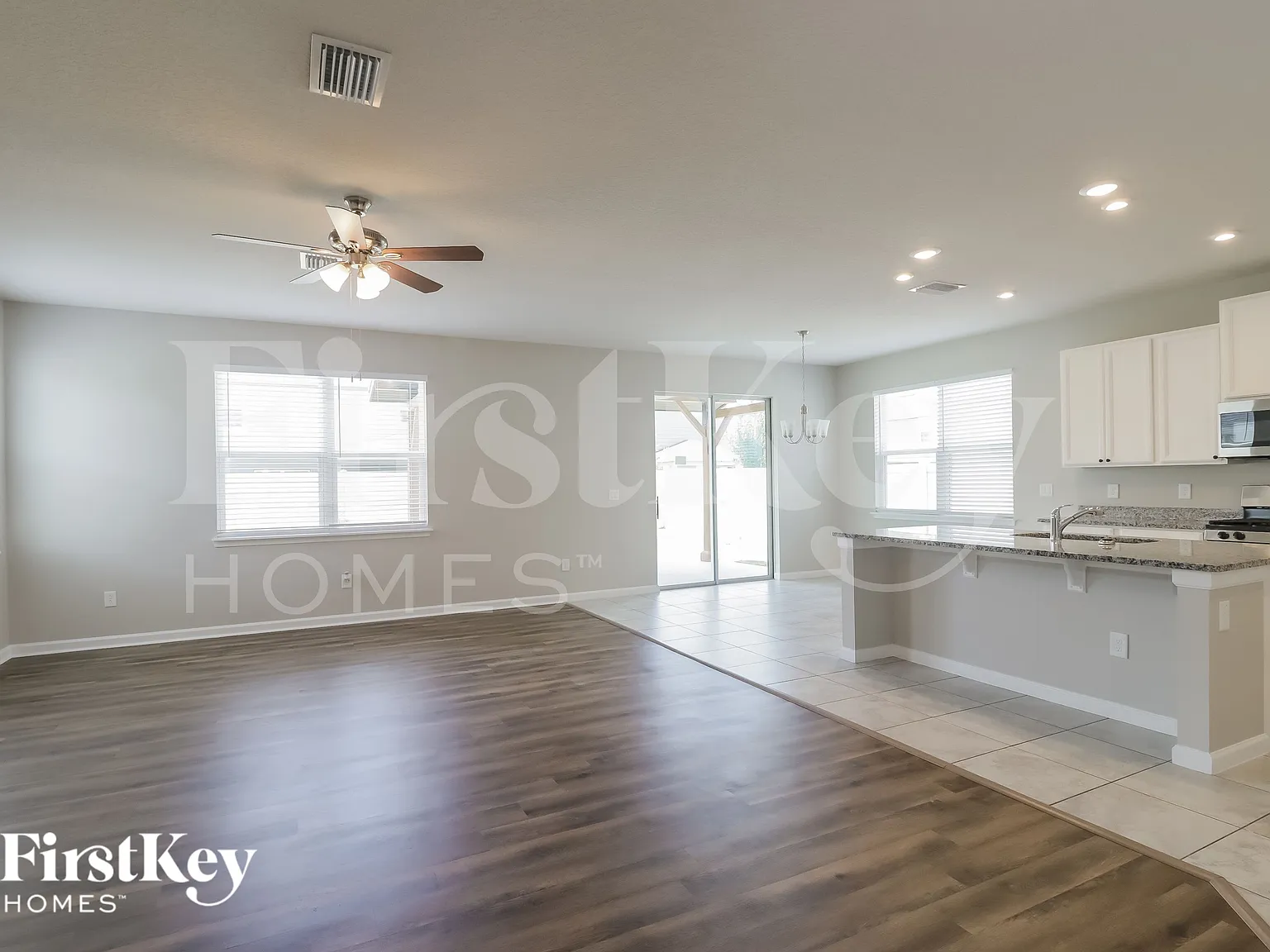 4 bed, 2.5 bath, 2467 sqft, $2,820 — Photo 3