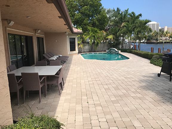 4th image of 3110 NE 43rd St