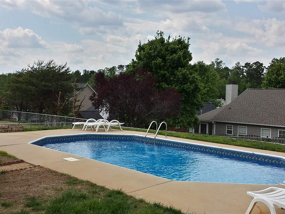 2nd image of 142 Fawnbrook Dr