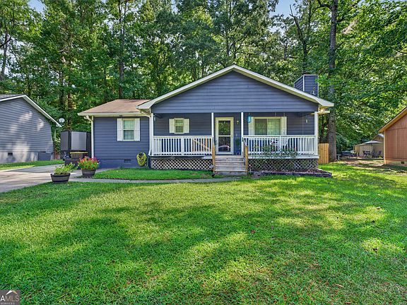 3rd image of 228 Jefferson Cir
