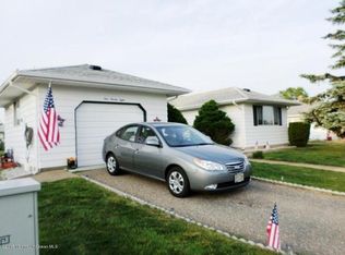 128 Barbuda St, Toms River, NJ 08757