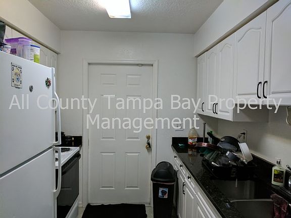 3rd image of 8512 N Seminole Ave