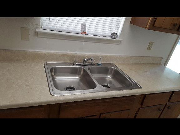 3rd image of 6163 Deer Valley Dr
