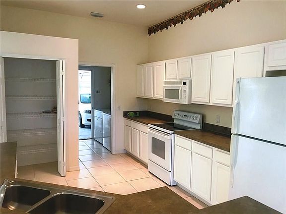 5th image of 450 E Temple Ct SW
