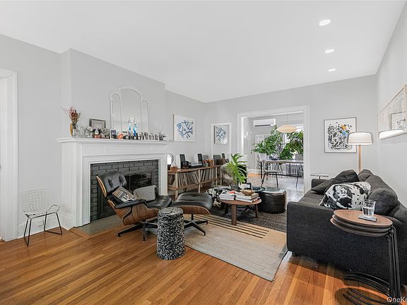 2nd image of 10 Ashton Road