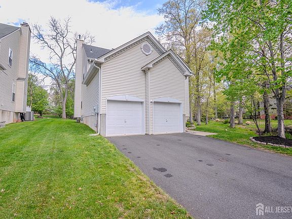 5th image of 23 Huntley Way