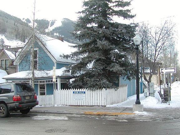 5th image of 205 S Oak St
