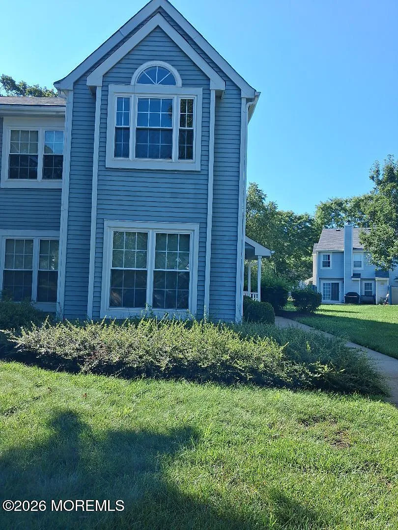 3 bed, 2.5 bath, 1856 sqft, $3,000 — Photo 1