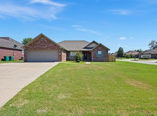 110 Thornwood Ln, Russellville, AR 72802