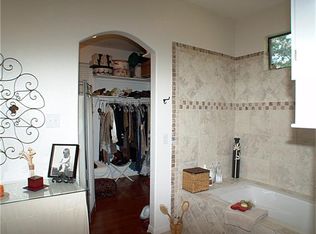 6519 Live Oak Dr, Rosharon, TX 77583