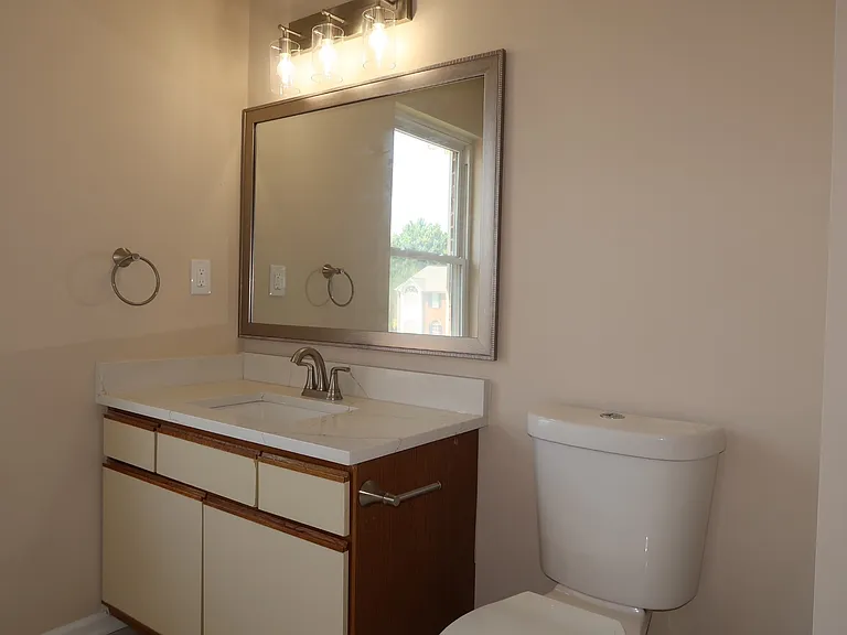 417 Greenview Dr — Photo 17