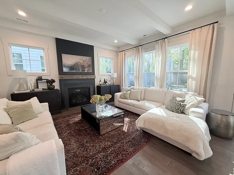5224 Lynnville Ave — Photo 10