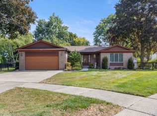 3648 Bellows Dr, Troy, MI 48083