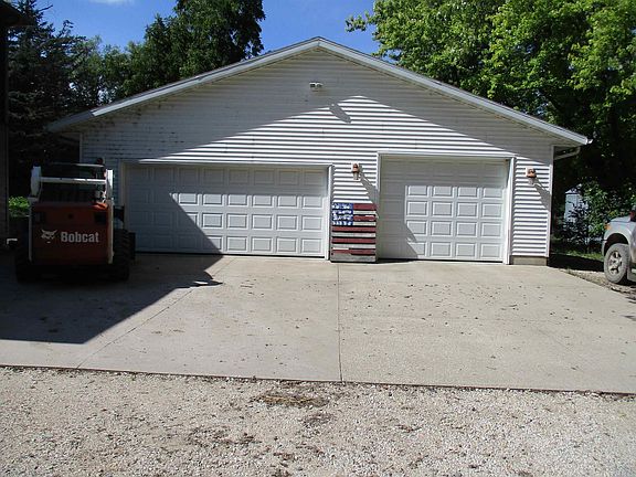 2nd image of 5424 River Rd