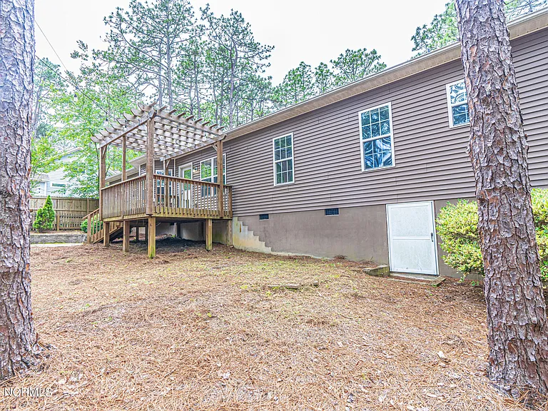 465 Crestview Rd — Photo 54
