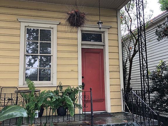 2nd image of 608 Upperline St