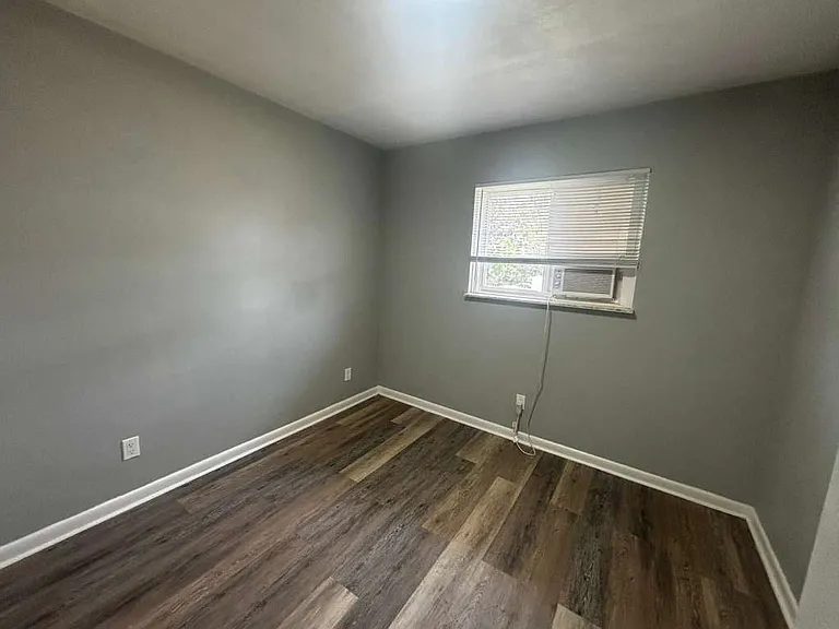 741 W Locust St #49 — Photo 6