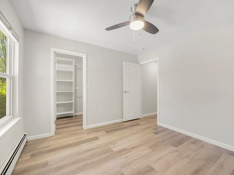 512 E Monroe Dr #D416 — Photo 7