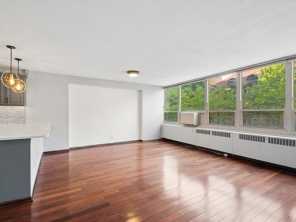 4th image of 3950 N Lake Shore Dr APT 205
