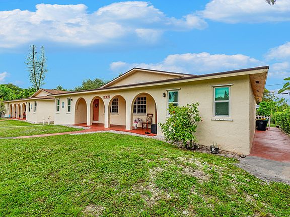 2nd image of 4065 SW 51st Street