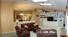 5th image of 3918 Royal Oaks Dr