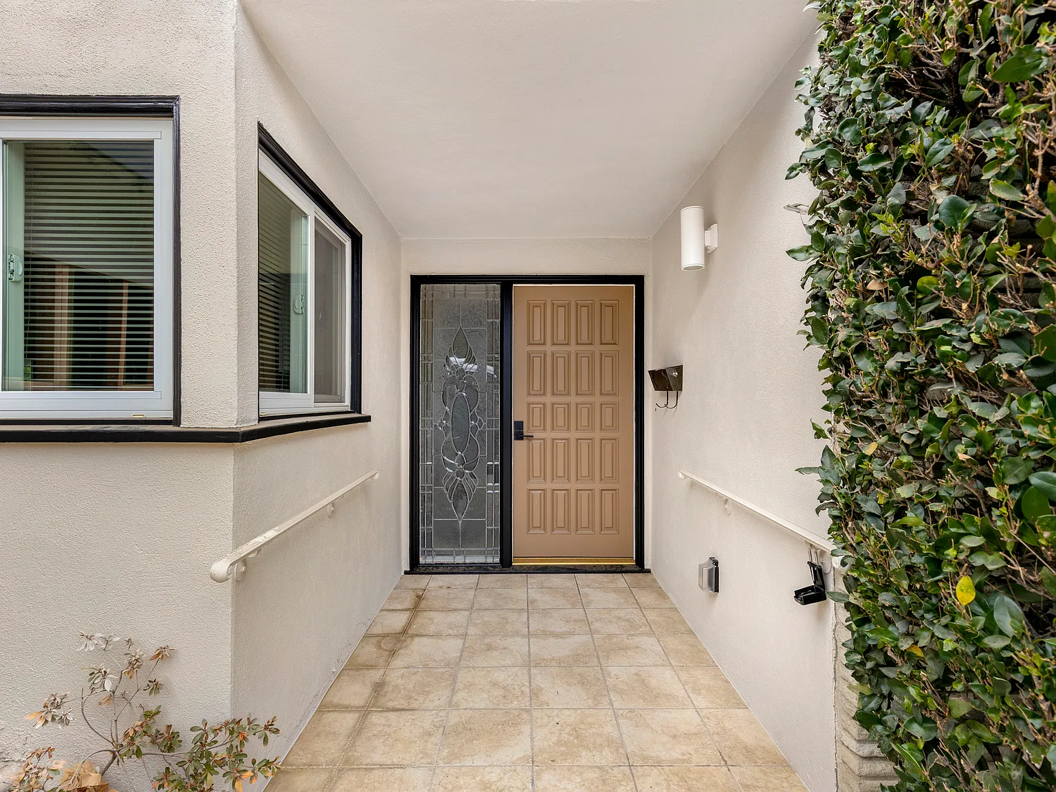 4 bed, 1906 sqft, $7,495 — Photo 1
