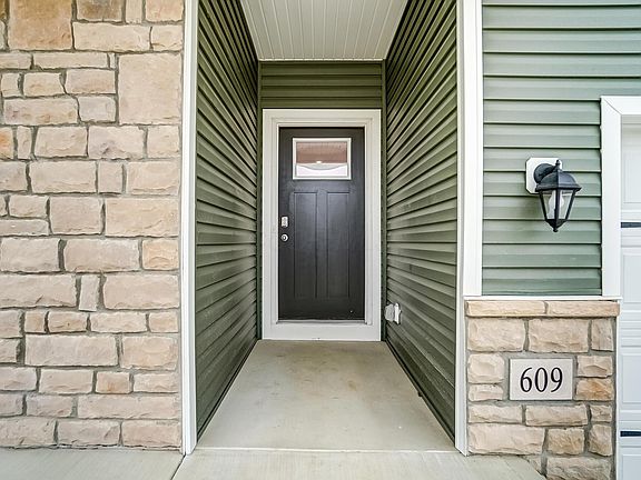 4th image of 609 Penwell Dr
