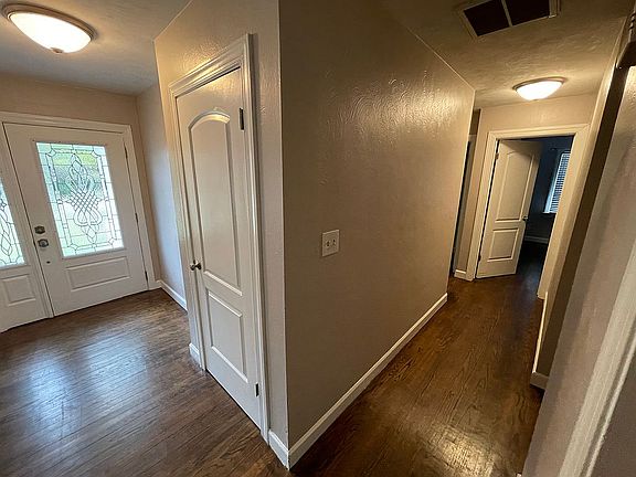 2nd image of 5520 Briarwood Ln
