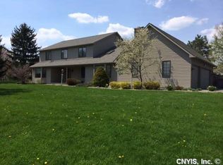 7525 Travertine Pl, Manlius, NY 13104