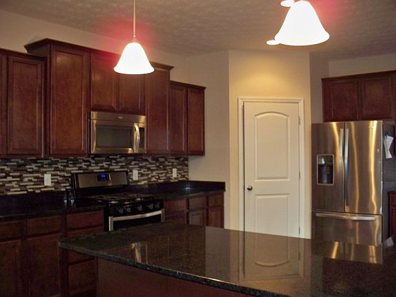 4th image of 6060 White Oak Way