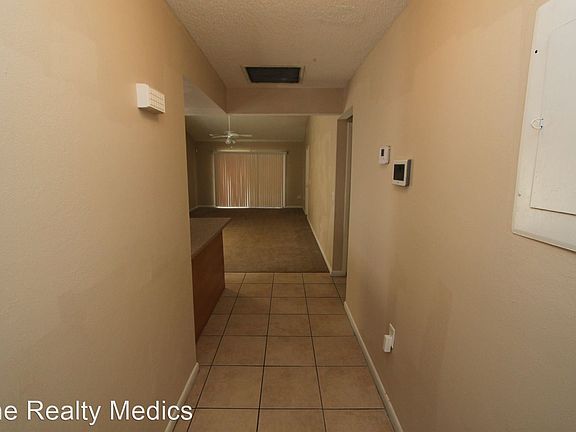 4th image of 5207 Bonnie Brae Cir
