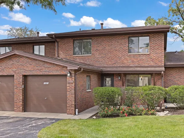 1221 Geneva Ln, Lake Zurich, IL 60047