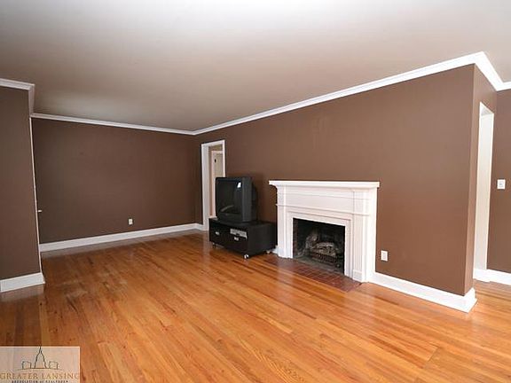 2nd image of 2341 Kenmore Dr