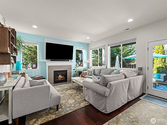 4th image of 4309 30th Drive SE