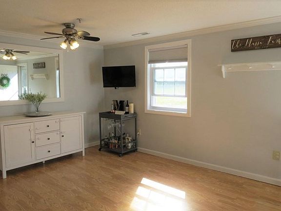 3rd image of 308 Elmwood Dr Unit 308