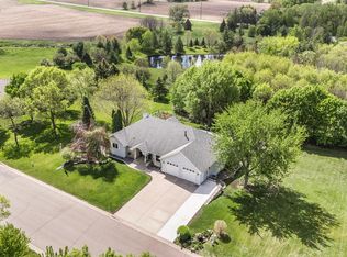 400 Klarsyn St SE, Cokato, MN 55321