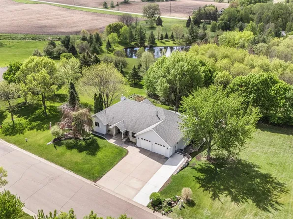 400 Klarsyn St SE, Cokato, MN 55321