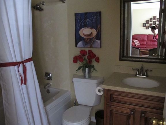 Master Bath with Jetted Tub