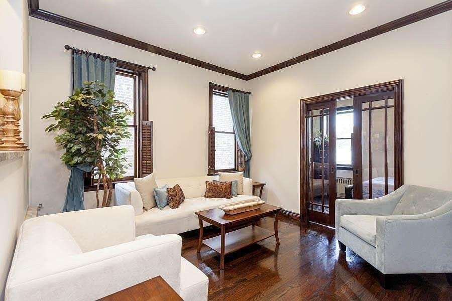 2nd image of 590 19th St #2