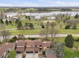 2955 Park Place Dr, Lincoln, NE 68506