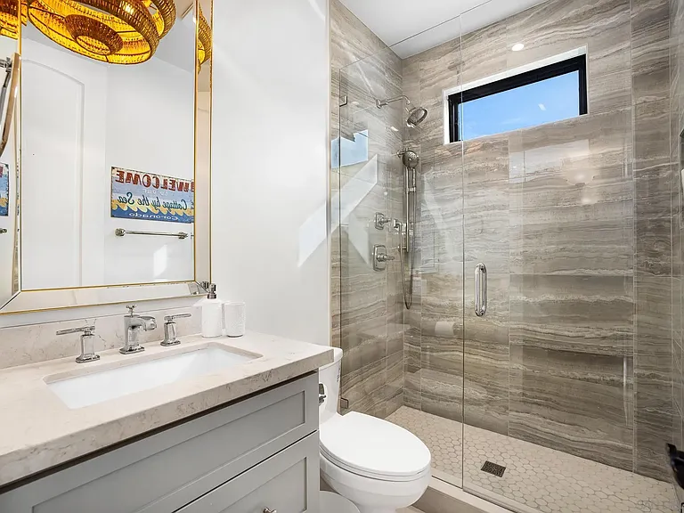 1070 Coronado Ave — Photo 40