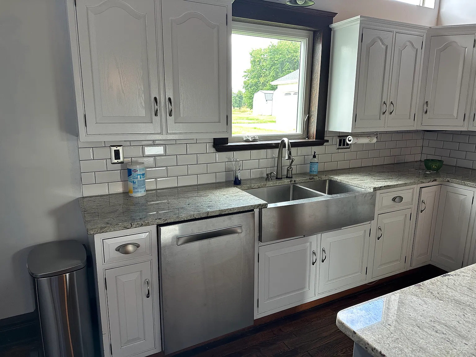 4 bed, 4883 sqft, $3,419 — Photo 4