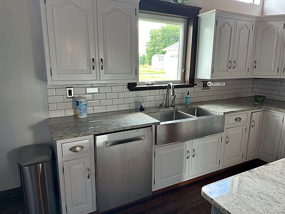 4th image of 3392 Petersburg Rd