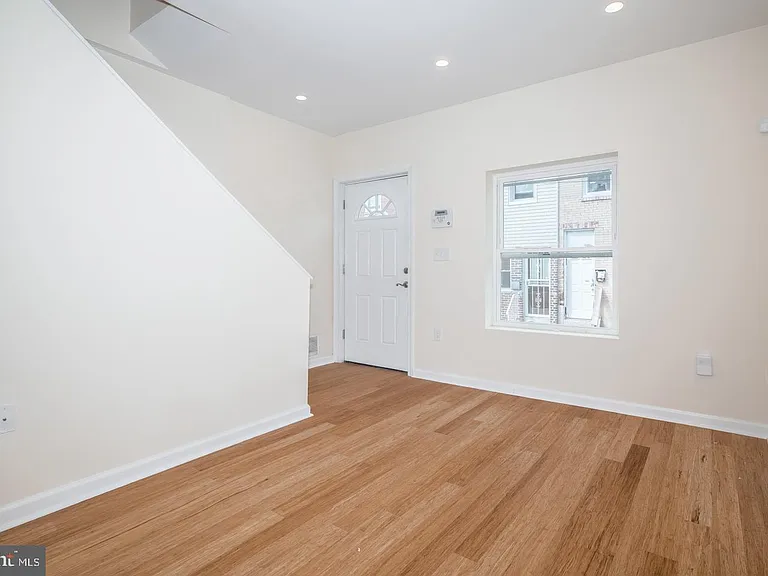 2612 Titan St — Photo 3