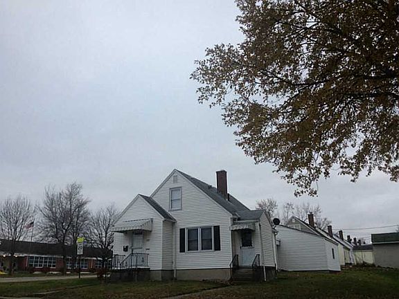 3rd image of 1303 Broadway Ave